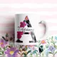 Taza Inicial Flores Fucsia Personalizada con Nombre ?