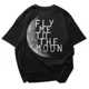 Polo Streetwear FLY ME TO THE MOON — Vuela alto con estilo lunar 2