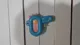 MINI PISTOLA DE AGUA AZUL 2